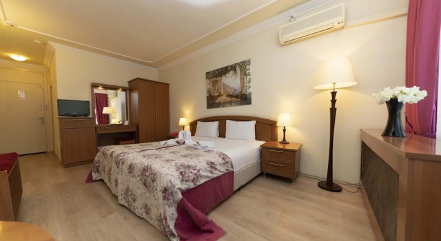 Standardowy dwuosobowy pokój i balkonem Troia Tusan Hotel