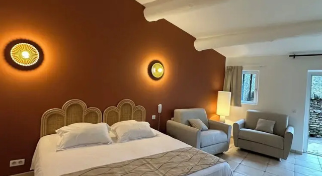 Четырёхместный номер Superior Цокольный этаж Mas des Romarins, The Originals Relais