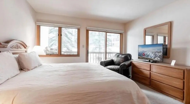 Townsend Place Condo with Ski-In Ski-Out Access by RedAwning, Забронировать Апартаменты/квартира Апартаменты Бивер-Крик, рядом с Гонконгский Диснейленд, Апартаменты/квартира