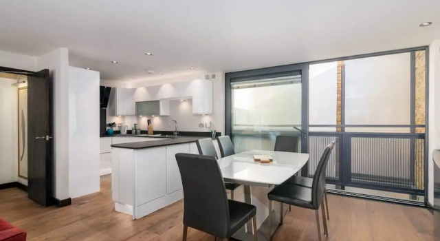 Beautiful 3BR Mews Home, 5min From Paddington, Varaa Huoneisto Asunnot kohteessa Merseyside, Huoneisto