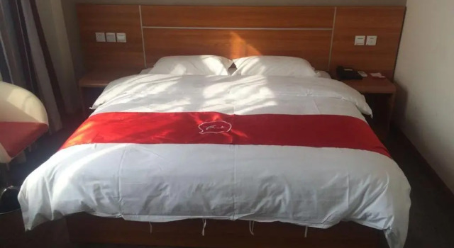 Двухместный номер Standard Shankee Hotel (Zhoukou Chuanhui District Red Star Macalline)