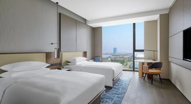 Двухместный номер Premier с видом на озеро Nantong Marriott Hotel