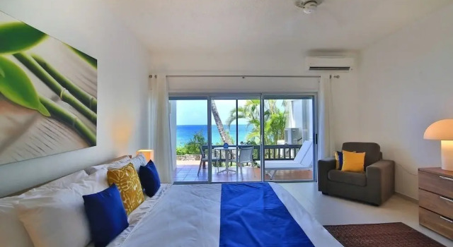 Cupecoy Beach Club