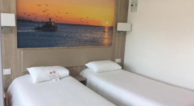 Номер Standard BRIT HOTEL Confort MORLAIX