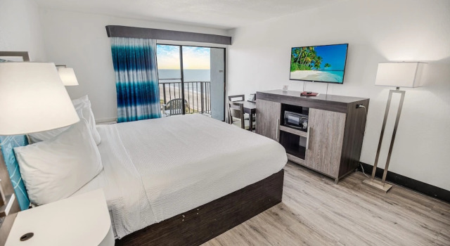 Двухместный номер Standard с балконом и с частичным видом на океан Tropical Seas Hotel