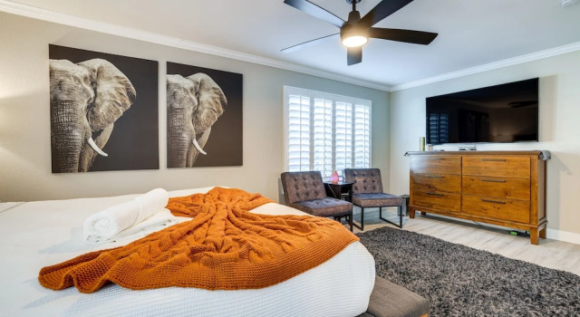 Bright Tempe Home w/ Fenced Backyard!, Забронировать Дом для отпуска Пруд в Темпе 