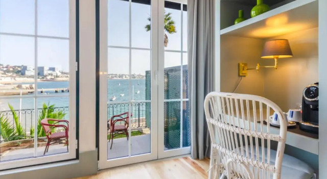 Двухместный номер Deluxe с балконом и с видом на море Westlight Cascais Chalet