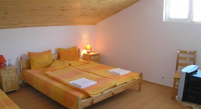Karadzhovy Guest House, Buchen Sie Pension Kalofer Oblast Plowdiw