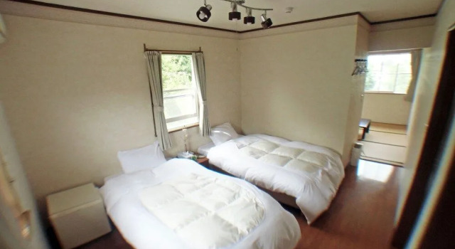 B&B Guest House Rin No Yado, Boek Bed and Breakfast Hotels in Tokai met parkeren, Parkeren