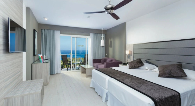 Двухместный номер с балконом или террасой и с видом на море Hotel Riu Palace Tenerife