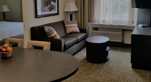 Четырёхместный люкс с 2 комнатами Candlewood Suites - East Syracuse - Carrier Circle by IHG