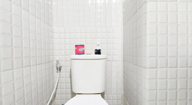 Студия Homey And Warm Studio Apartment At Mansyur Residence