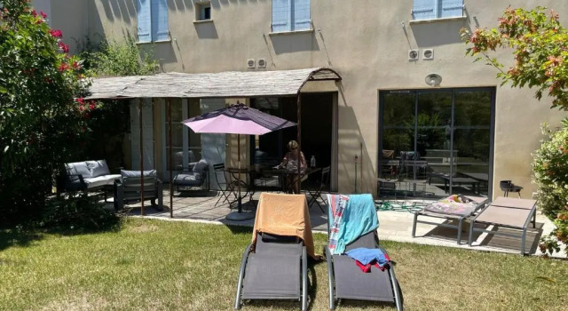 Коттедж Villa de charme et piscine 177