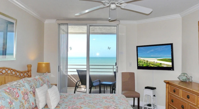 Двухместный номер Standard с балконом и рядом с пляжем Beachfront Condo With Huge Views/pools/tennis/grills