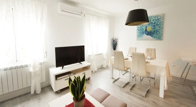 Apartamento Turístico la Concordia, Забронировать Апартаменты/квартира Отели Гвадалахары с парковкой, рядом с Пантеон герцогини Севильской, Парковка