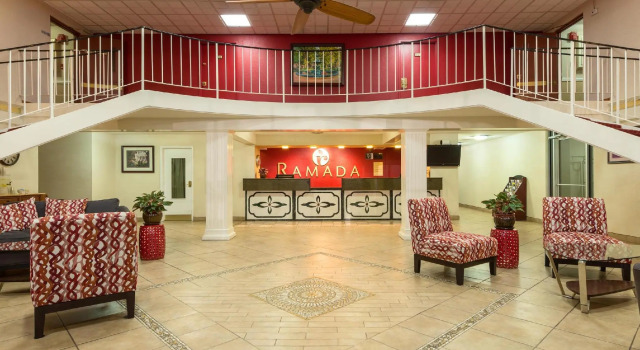 Люкс Superior Ramada by Wyndham Bowling Green
