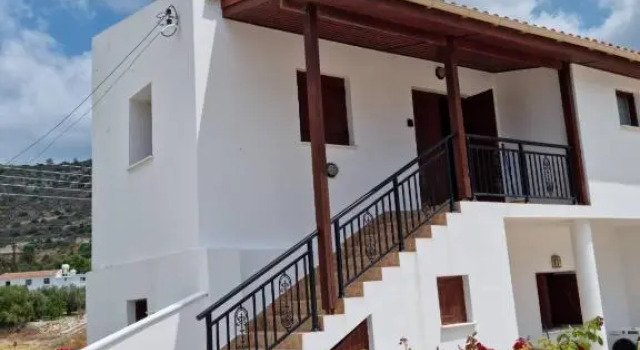Monolocale Steni Traditional Studio Apartment