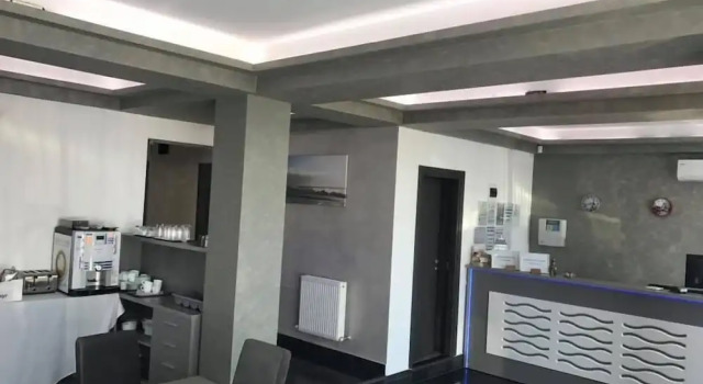 La mer Mamaia Nord, Đặt Biệt thự Nhà tranh ở Constanta, Nhà tranh