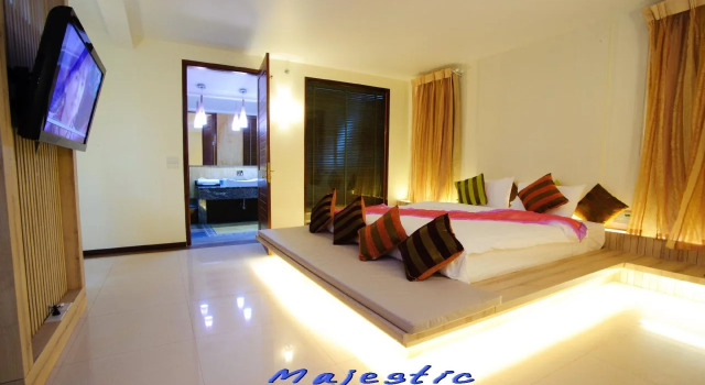 Much Che Manta Boutique Hotel, Varaa Boutique-hotelli Hotellit North-Eastern Thailand pysäköinnillä, Pysäköinti