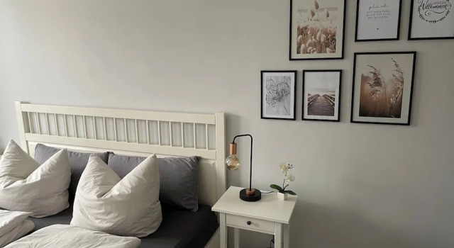 Charming 4-person Apartment in Hoyerswerda City Center, Забронировать Апартаменты/квартира Отели Хойерсверда с парковкой, рядом с Lusatian Lakeland Klinikum GmbH, Парковка