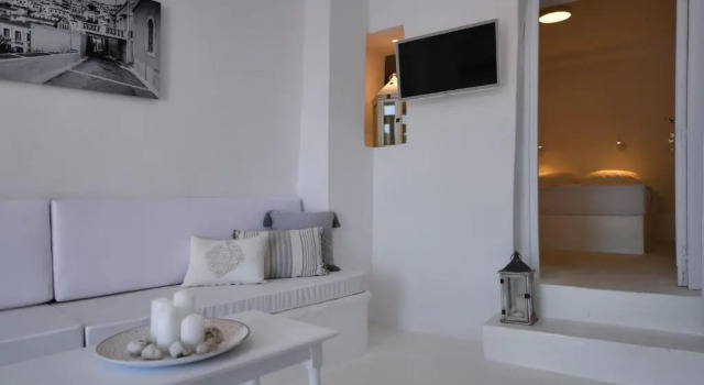 Fully renovated apartment in the heart of Ioulida on the island of Kea, Забронировать Апартаменты/квартира Лулилида Кея
