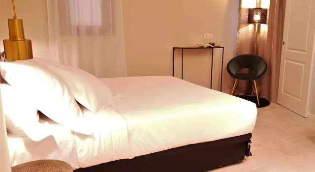 EL SILENCIO BOUTIQUE ROOM, Забронировать Бутик-отель Сеговия Кастилия и Леон, рядом с Площадь Пласа-де-лас-Сиренас