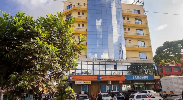 Suite Meru Paramount Hotel