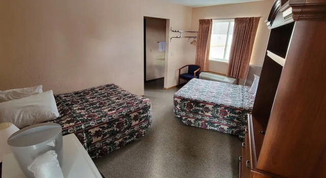 Номер Deluxe Mackinaw Budget Inn