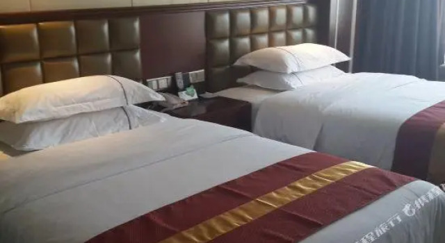 Hoting Holiday Hotel, Đặt Khách sạn Khách sạn ở Yuechi có hồ bơi, Hồ bơi