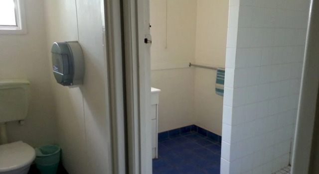 Sandy Court Holiday Units, Rezerwuj Hotel Hotele w Noosa z basenem, Basen