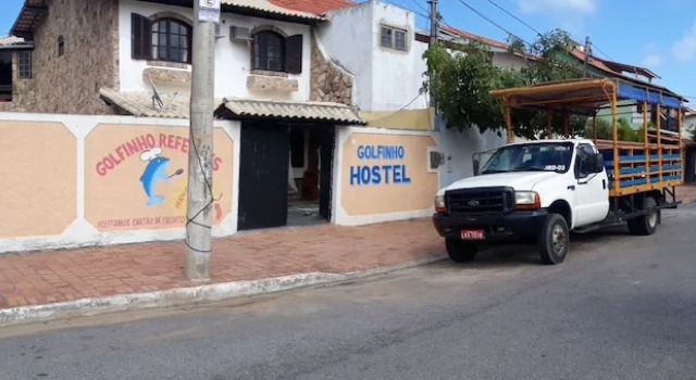 Golfinho Hostel, Забронировать Хостел Отели Арраял-ду-Кабу с парковкой, рядом с Arraial do Cabo City Hall, Парковка