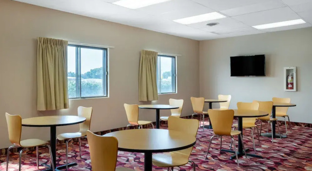 Super 8 O Neill Ne, Book Hotel O'Neill Nebraska