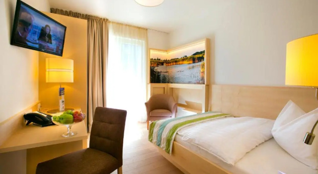 Hotel Wende, Rezervați Hotel Hoteluri în Seewinkel cu mic dejun, Mic dejun