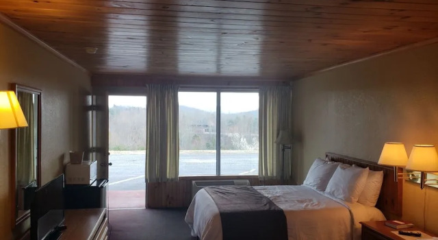 Saluda Mountain Lodge, Foglalás Szálloda Saluda Észak-Karolina