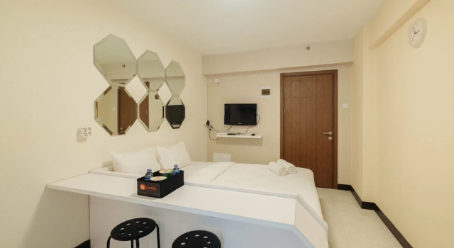 Homey and Comfy Studio Cinere Resort Apartment
