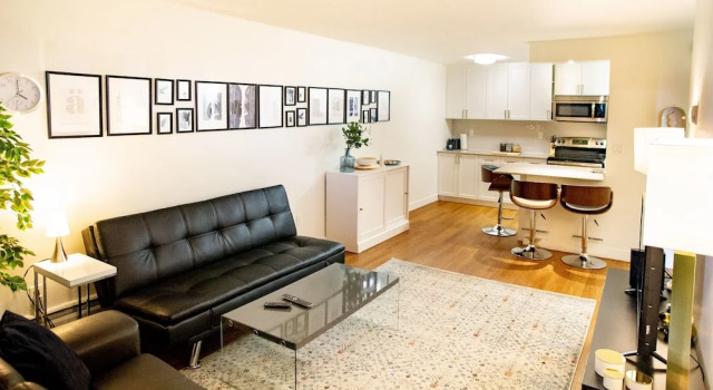 Люкс c 1 комнатой Pelicanstay in Burnaby