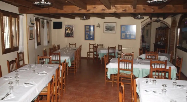Hostal Entreportales, Buchen Sie Hotel Puertomingalvo Aragonien