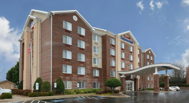 Fairfield Inn Greensboro Airport, Забронировать Отель Гринсборо Северная Каролина