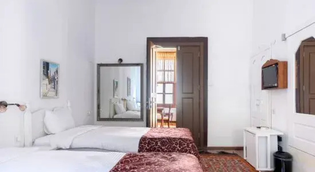 Семейный люкс с 4 комнатами Atelya Art Hotel