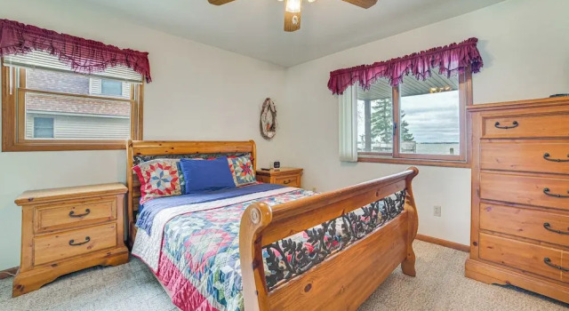 Family-friendly Houghton Lake House: Steps to Lake, Varaa Lomakoti Houghton Lake Michigan
