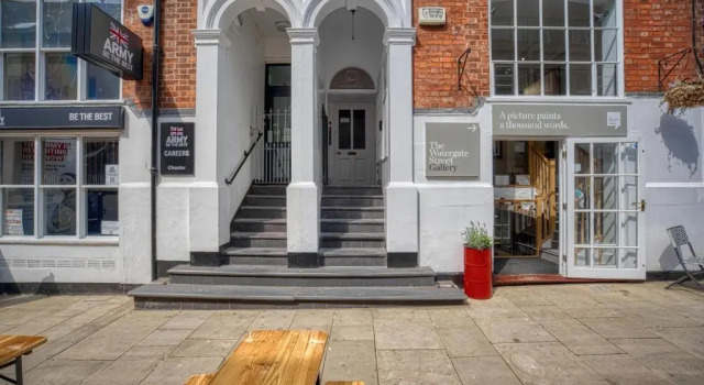 Апартаменты New Grade 2 Historic Flat in the Heart of Chester