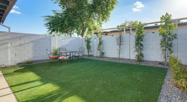 Коттедж ~ 4 Mi to Old Town Scottsdale: Tempe Duplex