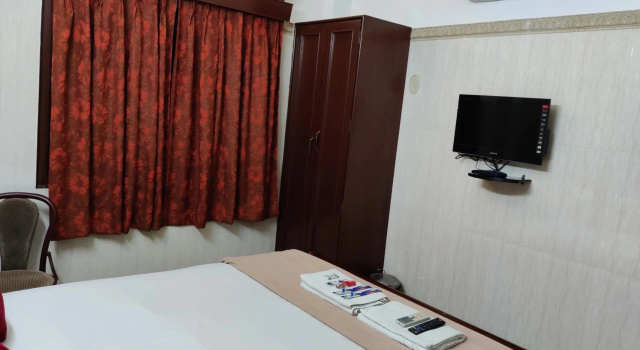 Grand View Residency Chennai, Забронировать Отель Трипликане Ченнаи, рядом с Пляж Марина
