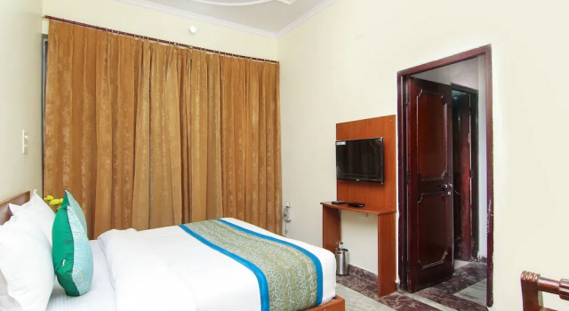 OYO 12338 Hotel Venus Inn
