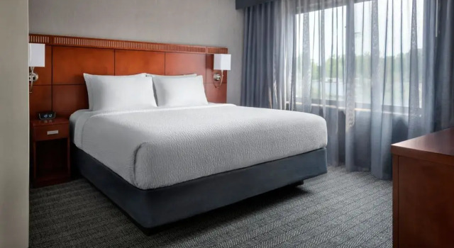 Двухместный люкс Courtyard by Marriott Paramus