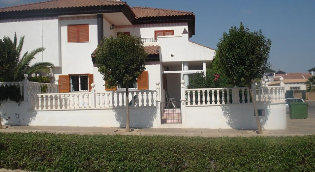 Coastal Holiday Home in Pilar de la Horadada, Забронировать Отель Миль-Пальмерас 