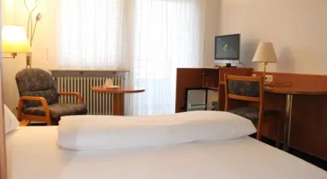 Hotel Garni Eden, Забронировать Отель Мерсбург Баден-Вюртемберг, рядом с Порт Мерсбург