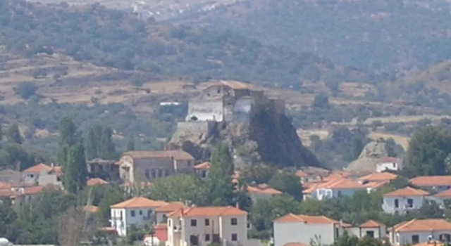 Troyan Hill Maisonettes, Забронировать Отель Отели Лесбоса с бассейном, Бассейн