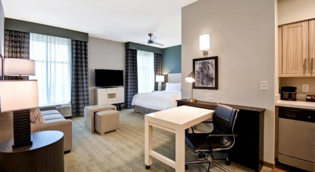 Люкс с видом на город Homewood Suites By Hilton Greenville Downtown