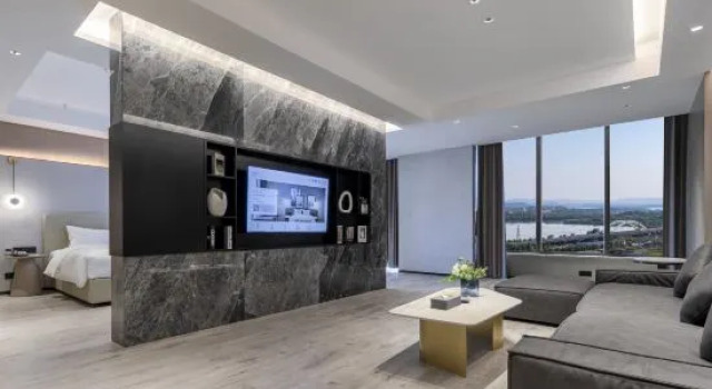 Люкс с красивым видом из окна Country Inn & Suites by Radisson, Jiujiang BALIHU International Automobile City
